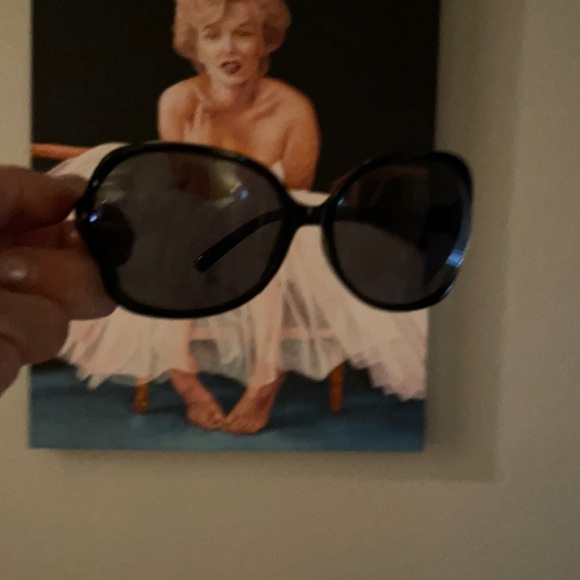 Black retro sunglasses - Picture 1 of 3